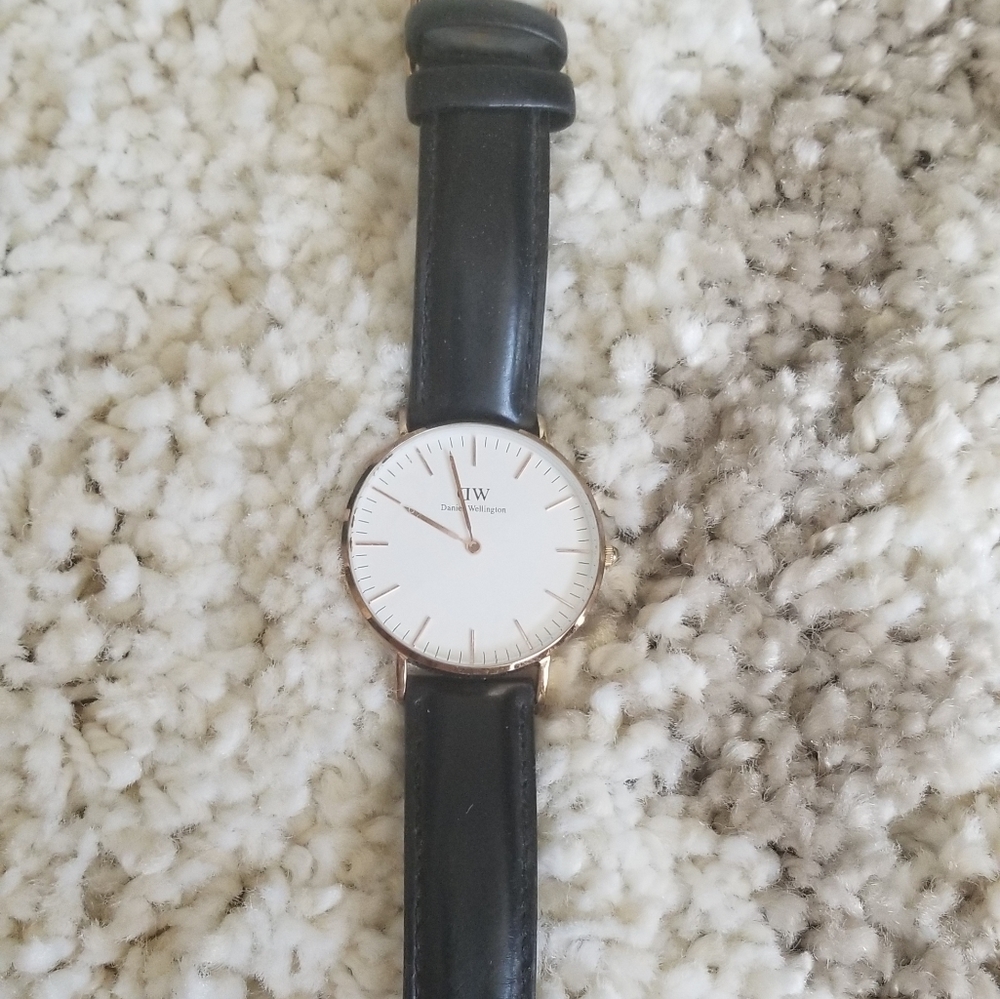 Daniel Wellington black watch